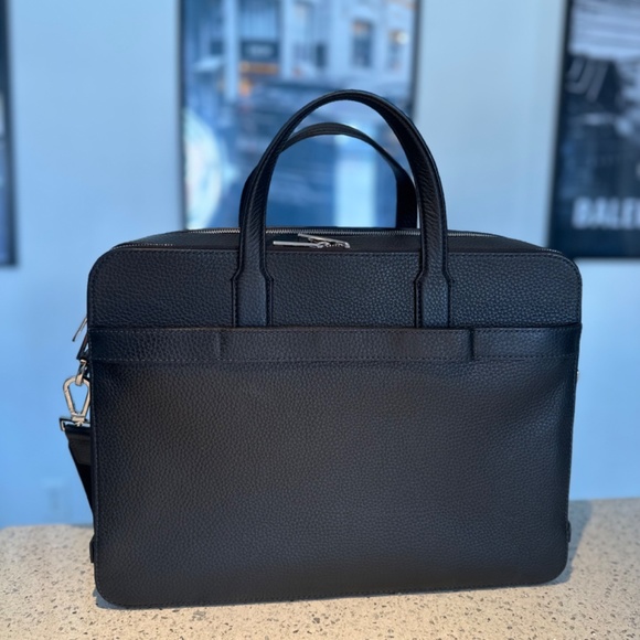 BOSS ZIPPED DOCUMENT CASE IN LEATHER - Picture 2 of 6